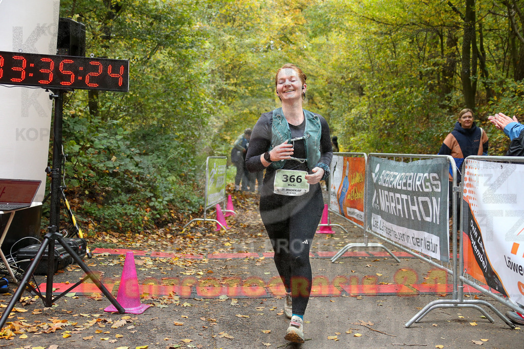 251026_1337_EX1_3764 | Sportfotografie im Rhein-Sieg Kreis, Köln, Bonn, NRW, Rheinland Pfalz, Hessen, etc. Unser Tätigkeitsfeld umfasst den Laufsport vom Volkslauf über den Marathon, Duathlon, Triathon bis zum Ultralauf wie Kölnpfad Ultra oder Schindertrail.