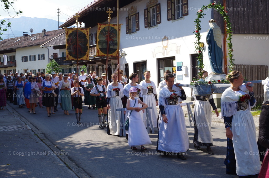 IMGP3859 | fotografiert von Axel PollmannLeonhardi Wallfahrt Benediktbeuern und Murnau, Fronleichnam, Fasching, Landschaft im Loisachtal und Benediktbeuern  - Realisiert mit Pictrs.com