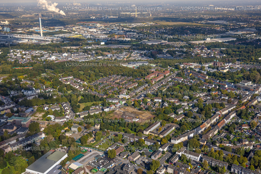 Essen241001267 | Luftbild, Baustelle für Wohnanlage Quartier der Generationen, ehemaliger Sportplatz Tus 8410 Essen e.V. Fußballverein, Germaniastraße, Wohngebiet und Übersicht, Bochold, Essen, Ruhrgebiet, Nordrhein-Westfalen, Deutschland