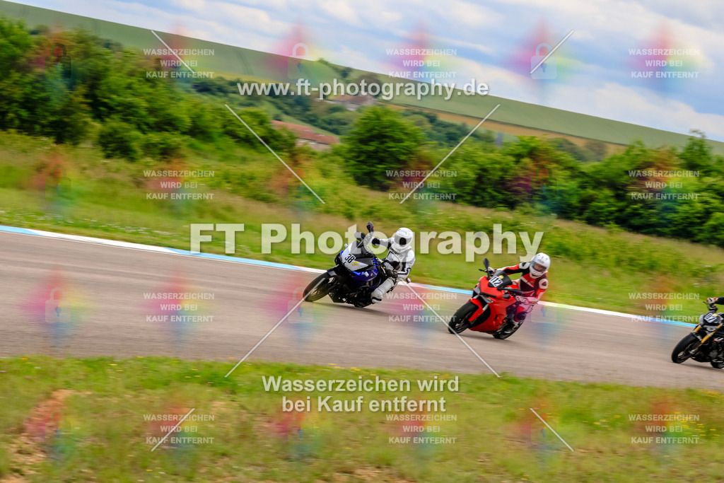MotoTeam-3493 | Hier findet Ihr Bilder von Touristenfahrten auf der Nürburgring Nordschleife oder von anderen Veranstaltungen die ich besucht habe. Viel Spass beim Durch Schauen 