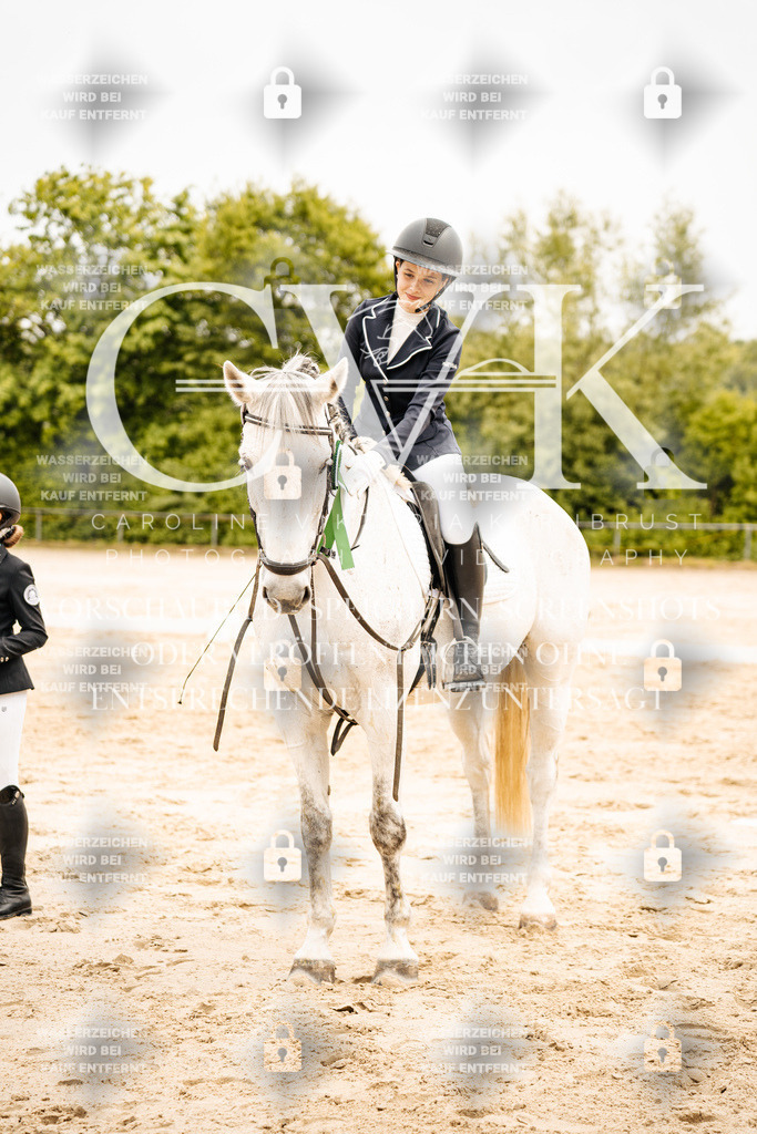 CK703680 | Turnierfotografie Pferdefotografie Trier Rheinland-Pfalz Pferdesport Reitsport Tierfotografie Sportfotografie Pferdevideo Pferdevideografie Equestrianvideography equestrianphotography  - Realisiert mit Pictrs.com