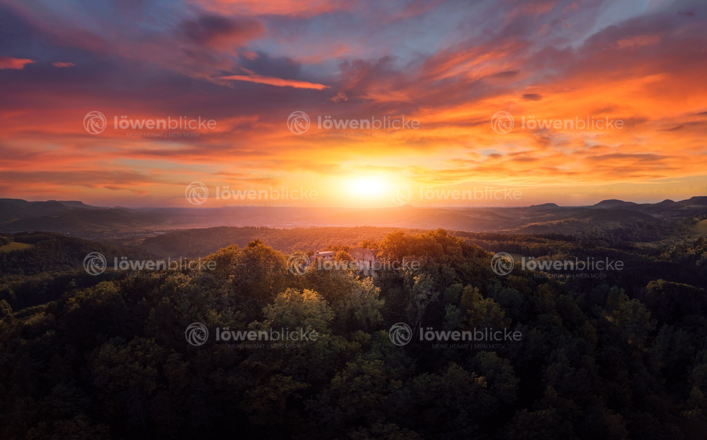 Burg Scharfenberg bei Donzdorf im Sonnenuntergang | löwenblicke | shop