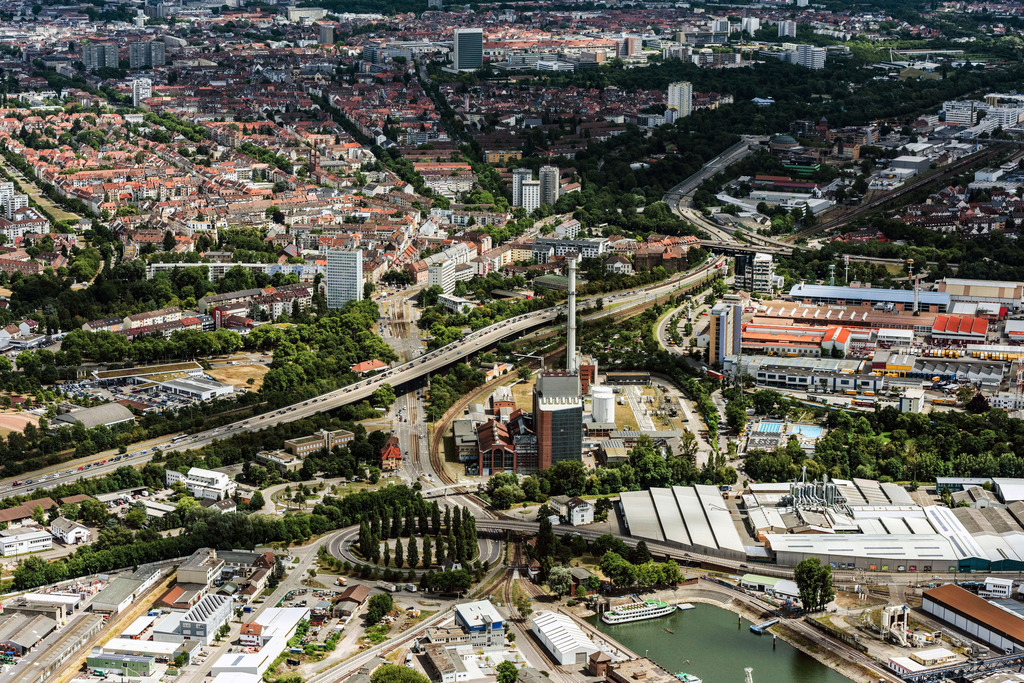 dr__0010729.jpg | KARLSRUHE 15.07.2017 Stadtteil Weststadt im Stadtgebiet in Karlsruhe im Bundesland Baden-Württemberg, Deutschland. // District Weststadt in the city in Karlsruhe in the state Baden-Wuerttemberg, Germany. Foto: Daniel Reiter