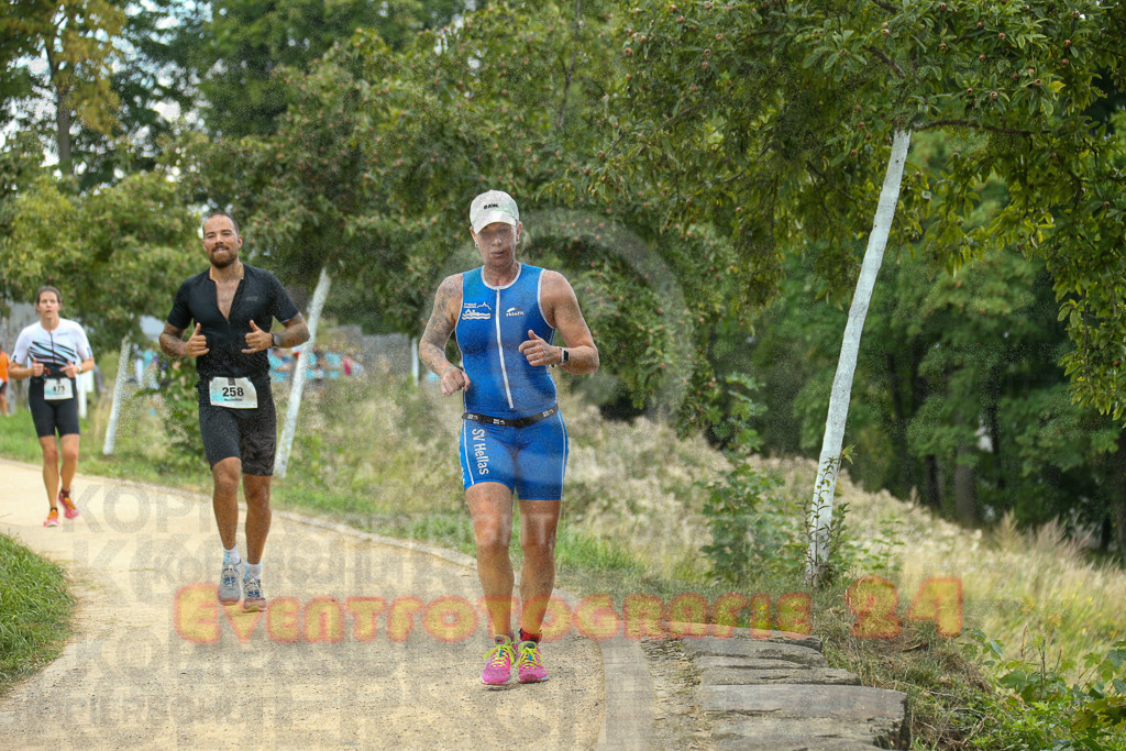 250824_1351_EX1_3951 | Sportfotografie im Rhein-Sieg Kreis, Köln, Bonn, NRW, Rheinland Pfalz, Hessen, etc. Unser Tätigkeitsfeld umfasst den Laufsport vom Volkslauf über den Marathon, Duathlon, Triathon bis zum Ultralauf wie Kölnpfad Ultra oder Schindertrail.