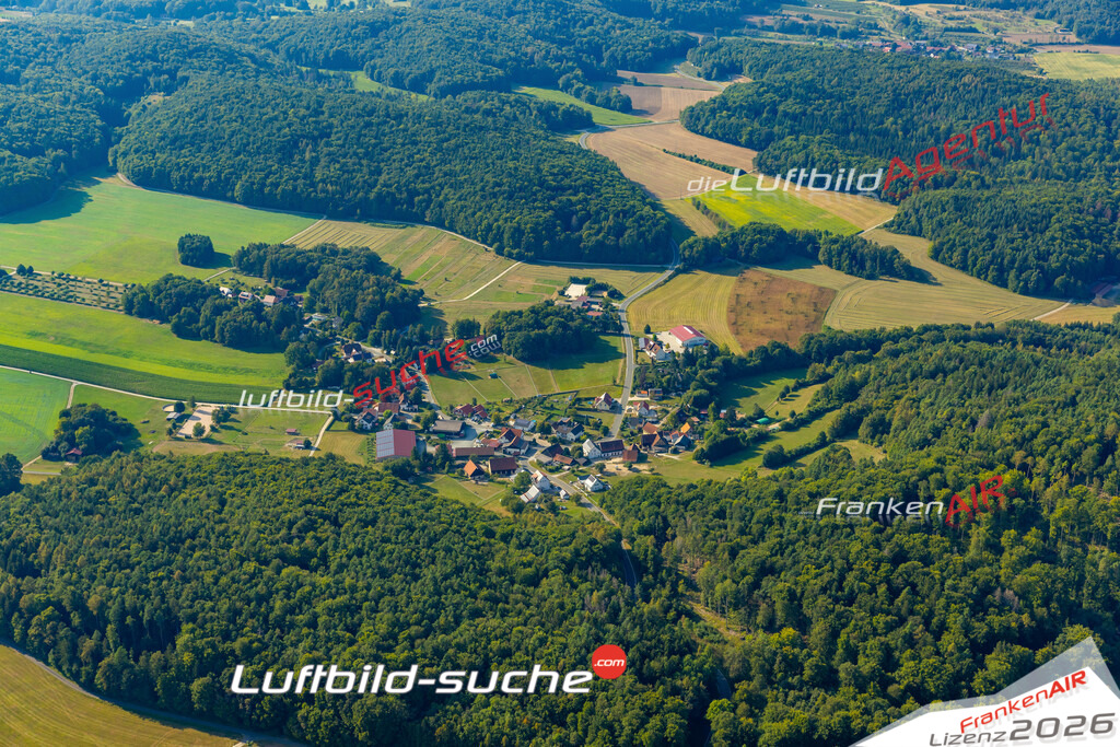Das Luftbild zeigt : Windischgaillenreuth Ebermannstadt - Die Luftaufnahme wurde 2024 vom UL-Flugzeug aus erstellt ( keine Drohne ) - Hochauflösende Luftaufnahme - Für grossformatige Ausdrucke geeignet. Die Geschenkidee !Mit Lizenz und Bildrechte bestellbar