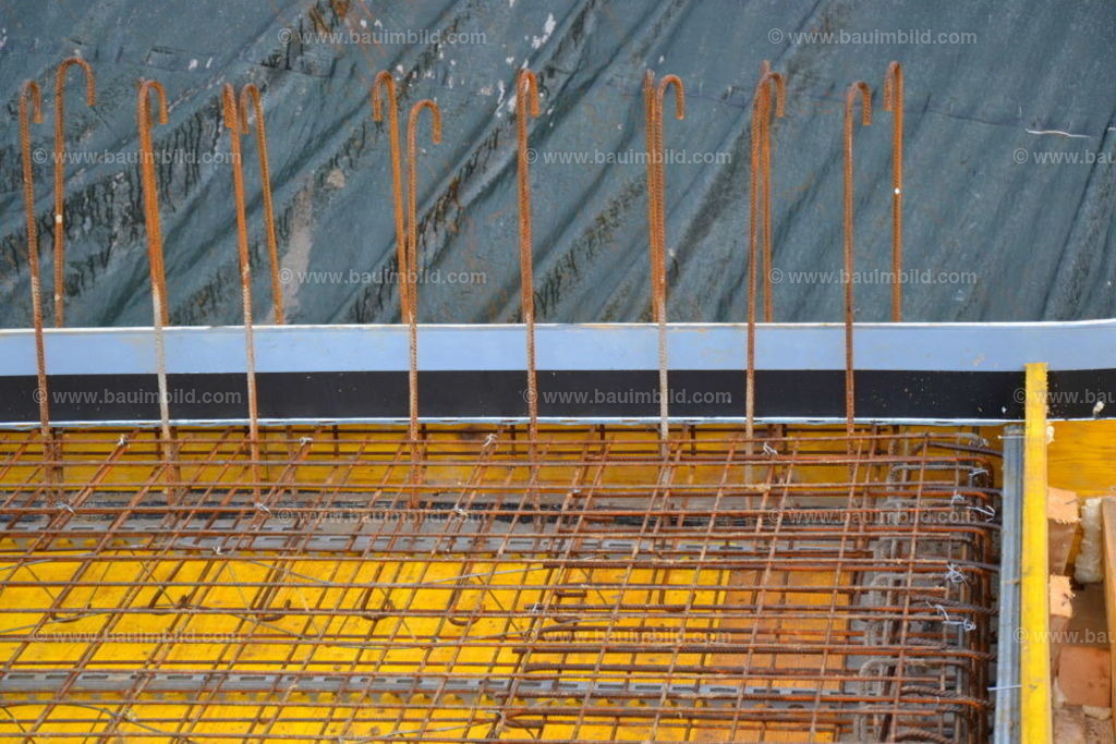 bib-lg04-betonarbeiten-0312 | Nach LV-Leistungsgruppen sortierte Detailfotos über den Bau eines Hauses. Alle Hausbau-Bilder direkt vom Urheber und Autor der Website Haus-Selber-Bauen.com