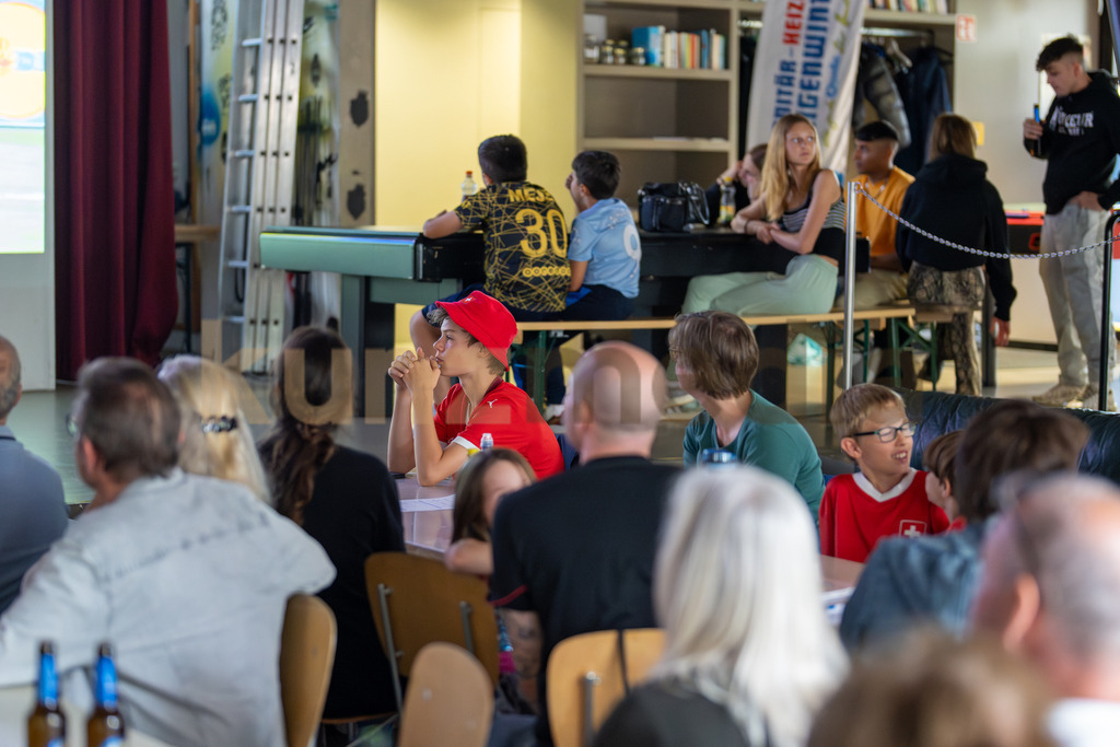 035_Public Viewing Reinach Viertelfinal Schweiz-England EM 2024_kunzmedia.ch | OnlineShop für Bilder kunzmedia.ch