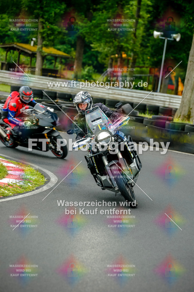 VBK-3997 | Hier findet Ihr Bilder von Touristenfahrten auf der Nürburgring Nordschleife oder von anderen Veranstaltungen die ich besucht habe. Viel Spass beim Durch Schauen 