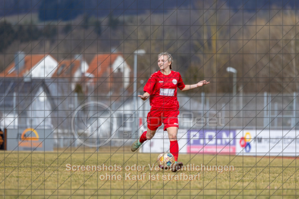 20250223_134414_0353 | #,1.FC Donzdorf (rot) vs. TSV Tettnang (schwarz), Fussball, Frauen-WFV-Pokal Achtelfinale, Saison 2024/2025, Rasenplatz Lautertal Stadion, Süßener Straße 16, 73072 Donzdorf, 23.02.2025 - 13:00 Uhr,Foto: PhotoPeet-Sportfotografie/Peter Harich