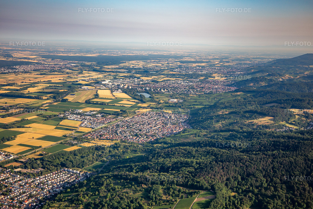 Luftbild: Ortsansicht von Südosten in Laudenbach im Bundesland Baden-Württemberg in Deutschland. Foto: IMG_137003.jpg vom 24.06.2023 durch Werner Riehm/FLY-FOTO.de