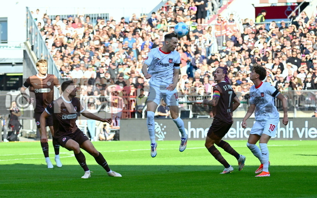KBS Picture_FCStPauli-Heidenheim_034 | v.l. Wahl Hauke (St.Pauli) , Breunig Maximilian (1FCHeidenheim) , Irvine Jackson (St.Pauli) , Wanner Paul (1FCHeidenheim) ,Sportplatz :  Millerntor Stadion, - Realisiert mit Pictrs.com