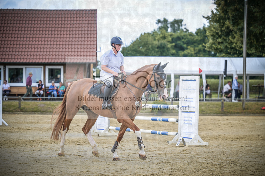 DOS_9679 | Entdecke hochwertige Reitturnierfotos von Foto Oger. Professionell, emotional und authentisch – jetzt Lieblingsmomente im Shop bestellen.Deutschlandweite Turnierfotografie. - Realisiert mit Pictrs.com