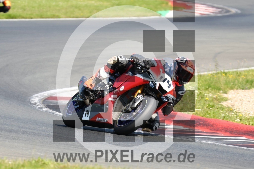 0114-20240608_11113 | Schöne Erinnerungen an spannende Momente - das festzuhalten ist unser Job. PIXELrace.de ist seit 2003 auf den Rennstrecken Europas unterwegs um die Action draußen beim Fahren und die wunderbare Stimmung imm Fahrerlager für euch einzufangen.