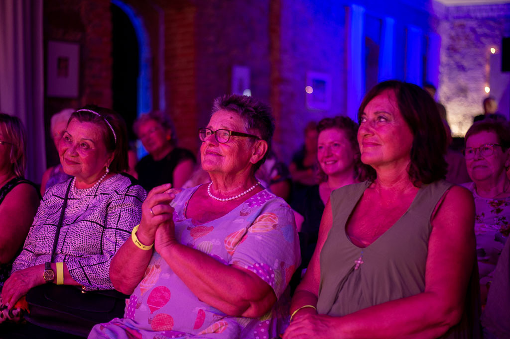 Konzert Dorit Gäbler | Dorit Gäbler im Forte Belvedere Leisnig zum Festival Hallo Leisnig 2022. - Realisiert mit Pictrs.com