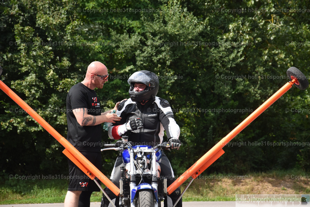 DSC_0725 | Sportfotografie , Motorsport, Motoross, Reitsport, Mointainbike, Enduro,
Landschaft , Outdoor, Eventfotografie, Landschaft, Bilder online bestellen - Realisiert mit Pictrs.com