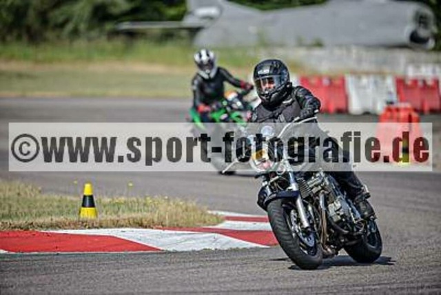 pube7929 | Professionelle Fotos von Sportveranstaltungen, aber auch Hochzeiten und anderen Events. - Realisiert mit Pictrs.com