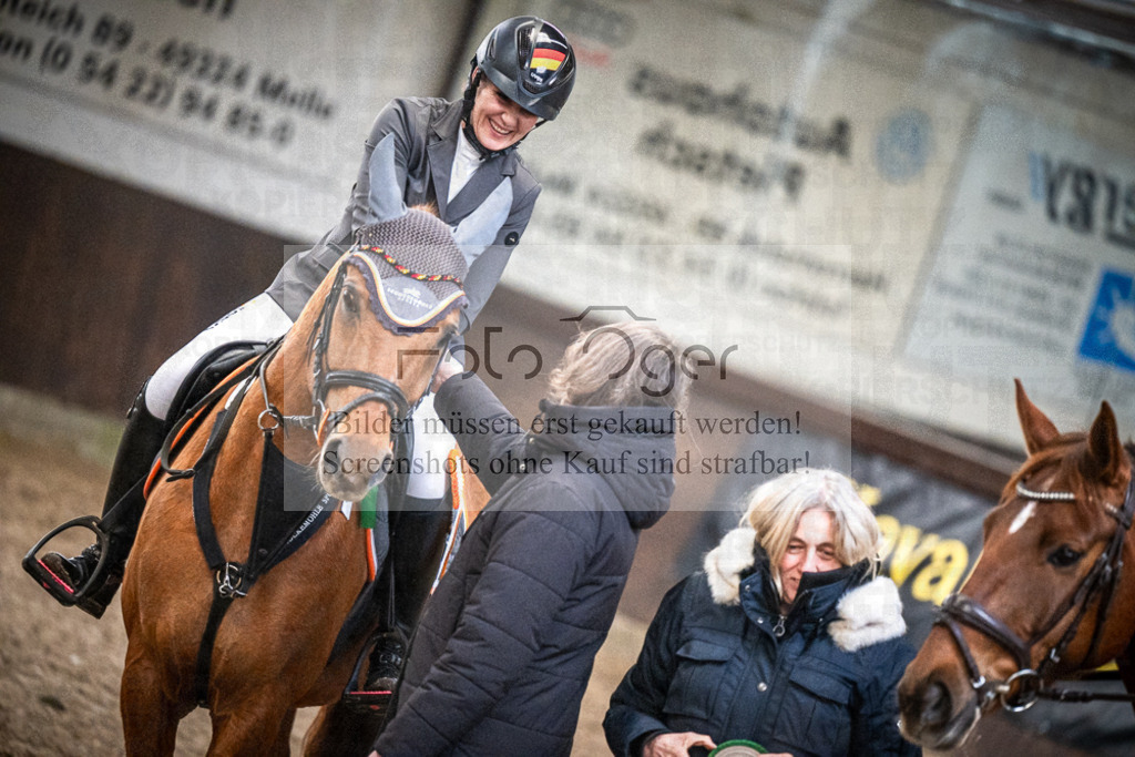 DOS_0049 | Entdecke hochwertige Reitturnierfotos von Foto Oger. Professionell, emotional und authentisch – jetzt Lieblingsmomente im Shop bestellen.Deutschlandweite Turnierfotografie. - Realisiert mit Pictrs.com