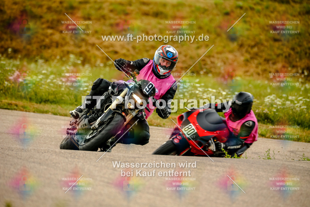 Chambley Juli-0987 | Hier findet Ihr Bilder von Touristenfahrten auf der Nürburgring Nordschleife oder von anderen Veranstaltungen die ich besucht habe. Viel Spass beim Durch Schauen 