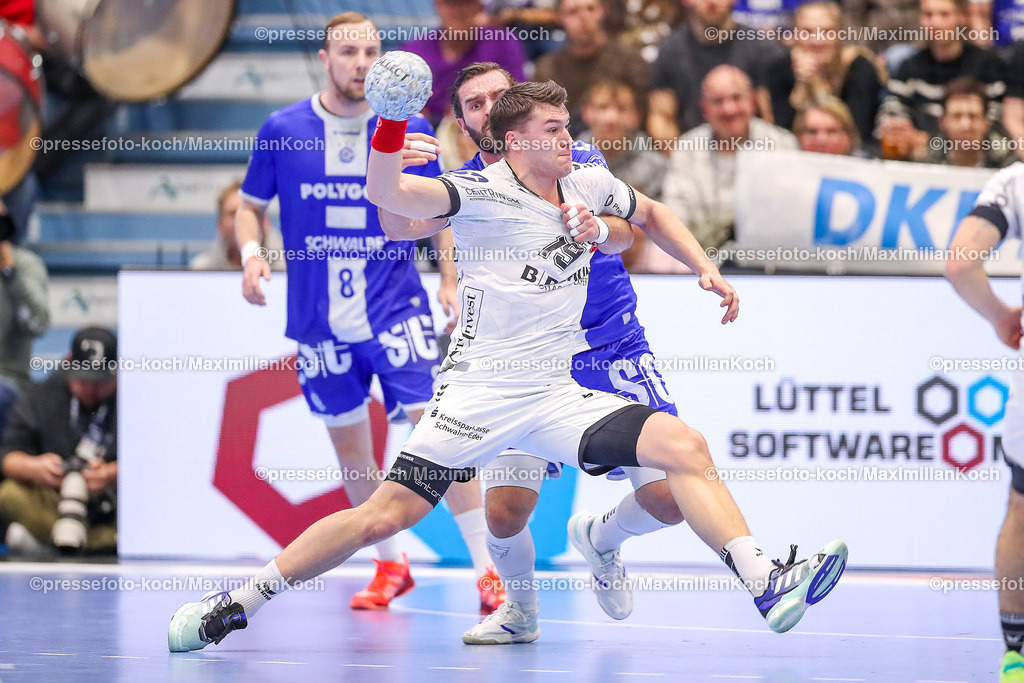 Gum16122401022 | 16.12.2024, Handball, 1. HBL, VfL Gummersbach - MT Melsungen, Schwalbe-Arena: Teitur Örn Einarsson (GUM #14) gegen Elvar Örn Jonsson (MT Melsungen #19)