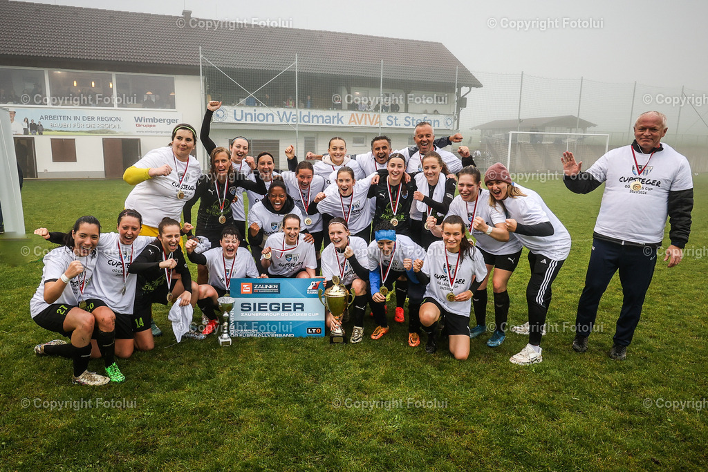 A-BINDER_20240601_0097 | St.Stefan,AUSTRIA,01.June.24 - SOCCER - Zaunergroup OOE Ladies Cuo, LASK vs FCPS. Image shows the rejoicing of Kematen.Photo: Sportmediapics.com/ Manfred Binder
