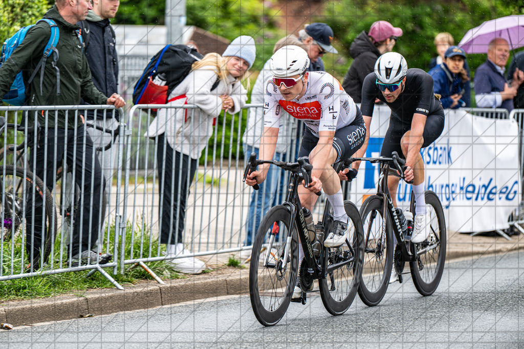 Großer Preis von Buchholz | Rennen UCI-Sportgruppe CT und Elite Amateure | DOMNICK Julius | Siena Garden Racing; FRÖSE Marcel |Nordharzer RSG Bad Harzburg Buchholz in der Nordheide, Deutschland, 29.05.25: Großer Preis von Buchholz | Rennen UCI-Sportgruppe CT und Elite AmateureCREDIT:www.bullenfotos.de, Martin König, Hörner Weg 40, D-49078 Osnabrück, +4917663732967Nutzung und Weitergabe nur zu den vereinbarten Zwecken. Presseanfragen an Ersteller. Alle Rechte beim Ersteller. Honorierung nach MFM. - Realisiert mit Pictrs.com