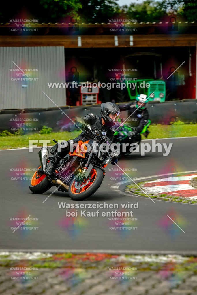 VBK-4412 | Hier findet Ihr Bilder von Touristenfahrten auf der Nürburgring Nordschleife oder von anderen Veranstaltungen die ich besucht habe. Viel Spass beim Durch Schauen 