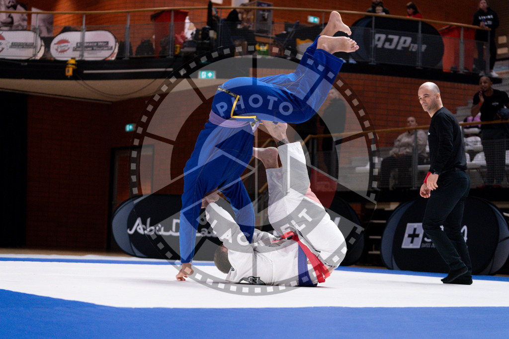 20241013PBB3447 | Athletes compete during the AJP Tour Europe Continental Jiu-Jitsu Amateurs & Masters Championship on October 13, 2024 in Almere near Amsterdam, Netherlands. © Chiara Dazi / photoblackbelt