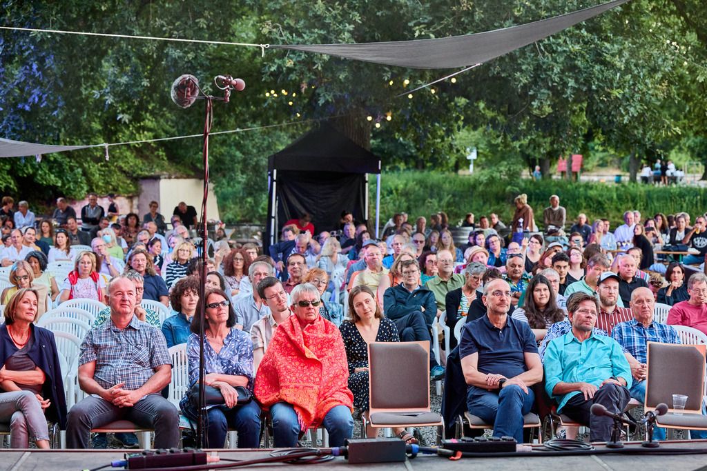 AfraKane_Vauban2022 25 | Stockfotos, Picsomania, MGM-Services, Michael Gerlach, Auftragsbilder, Auftragsarbeiten, Workshops, Shooting, Reisefotografie, Produktfotografie, Foodfotografie, Hochzeitsfotografie, Saarland, Fotografin, Fotograf, Hochzeitsbilder, Saarlouis, Hundeshootin