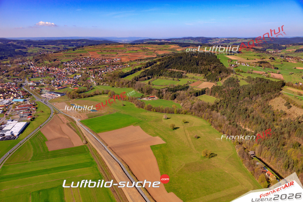 Die Luftaufnahme der Stadt Zeyern wurde 2017 vom Flugzeug heraus erstellt ( keine Drohne )- hohe Auflösung für beste Qualität