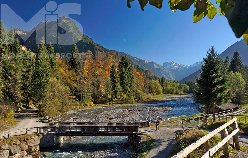 mis_171117rf02.JPG | 16.10.2017, Wandern im Trettachtal bei Oberstdorf im Allgäu (Bayern). - Realisiert mit Pictrs.com