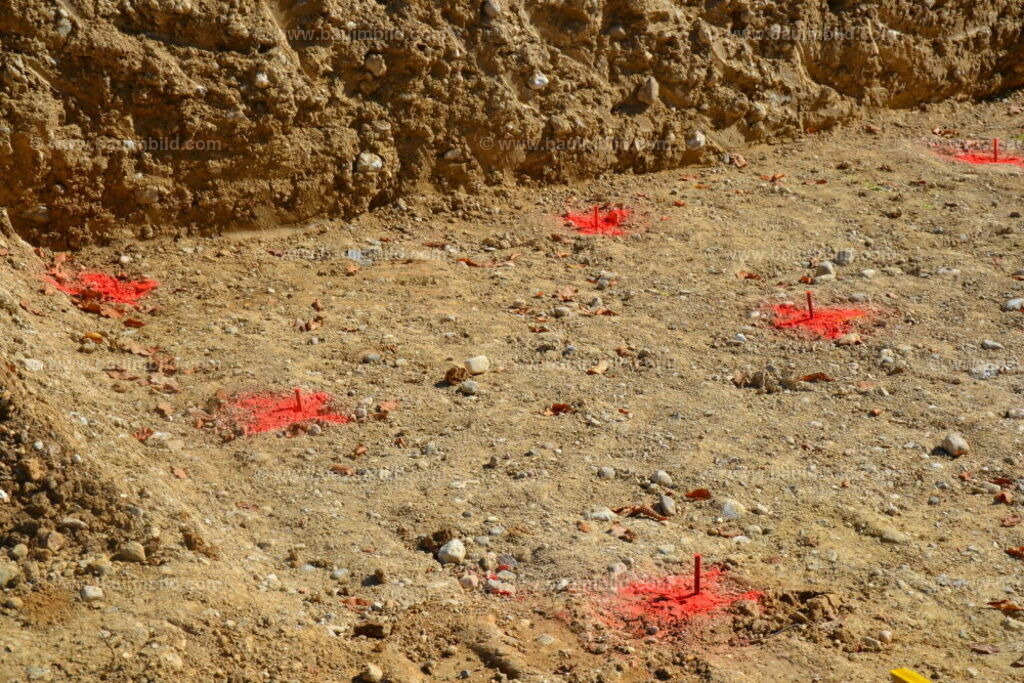bib-lg02-erdarbeiten-0104 | Nach LV-Leistungsgruppen sortierte Detailfotos über den Bau eines Hauses. Alle Hausbau-Bilder direkt vom Urheber und Autor der Website Haus-Selber-Bauen.com