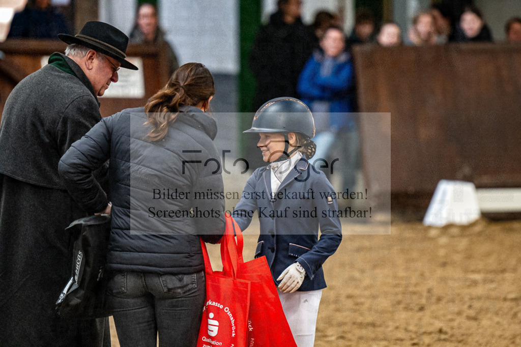 20240310-DOS_1352 | Entdecke hochwertige Reitturnierfotos von Foto Oger. Professionell, emotional und authentisch – jetzt Lieblingsmomente im Shop bestellen.Deutschlandweite Turnierfotografie. - Realisiert mit Pictrs.com