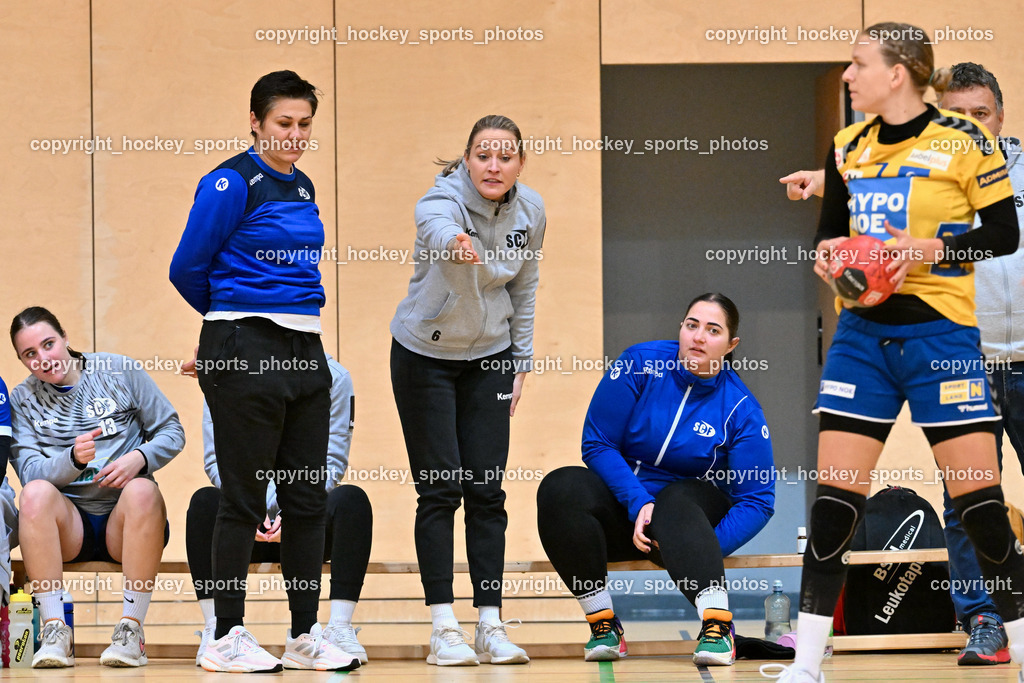 SC Ferlach Damen vs. Hypo Niederösterreich 18.11.2023 | Jubel Spielerbank SC Ferlach Damen, Headcoach SC Ferlach Damen Kanjugovic Iva, KAVALAR Anna-Maria, #12 Segota Helena, #7 REIN LORENZALE Ines