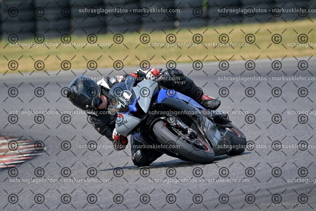25bt04-1651 | markuskiefer.com - Realisiert mit Pictrs.com