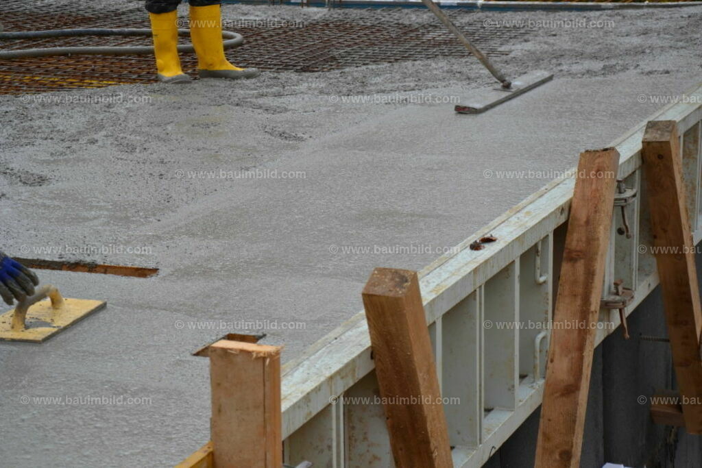 bib-lg04-betonarbeiten-0340 | Nach LV-Leistungsgruppen sortierte Detailfotos über den Bau eines Hauses. Alle Hausbau-Bilder direkt vom Urheber und Autor der Website Haus-Selber-Bauen.com