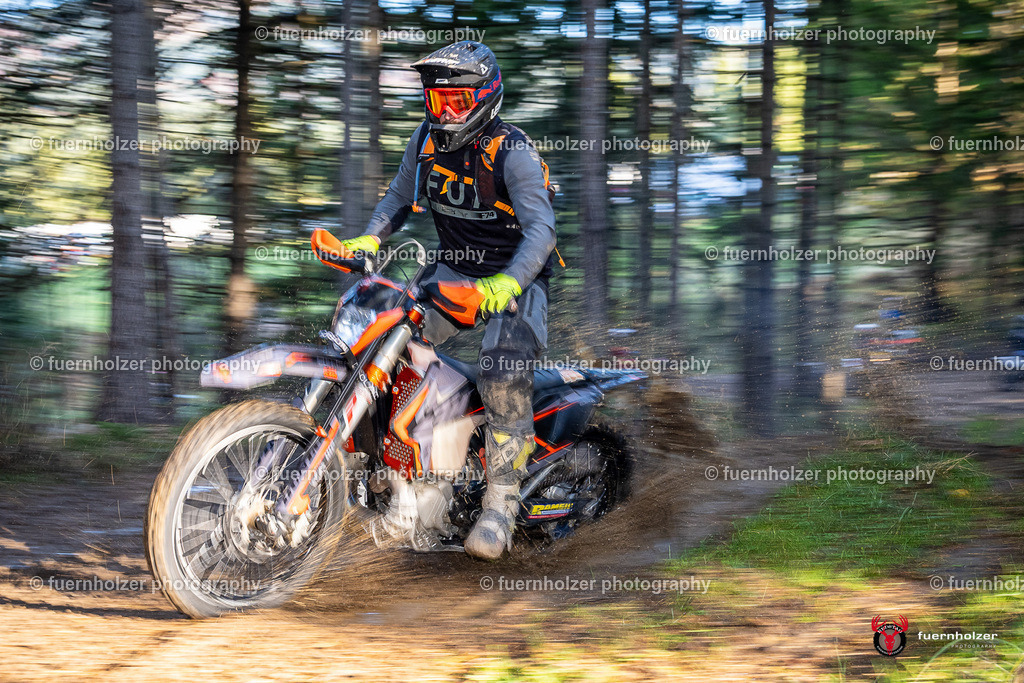 fuernholzer_251026-C1-63-2 | Fotografische Impressionen von der Red Stag Enduro Extreme by fuernholzer-photography.com. Endurosport in Österreich fotografisch festgehalten von fuernholzer. Auftragsfotografie für Private, Gewerbefotos und Industriefotografie. Eventfotografie, Sportfotografie und Motorsportfotografie. Anbieter von Fotoworkshops, Fototraining, fotografischen Vorträgen und Fotoseminaren.