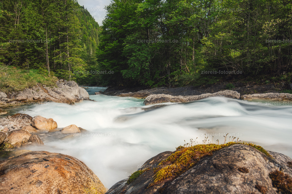 Der Rißbach im Karwendel | Der Rißbach im Karwendel - Realisiert mit Pictrs.com