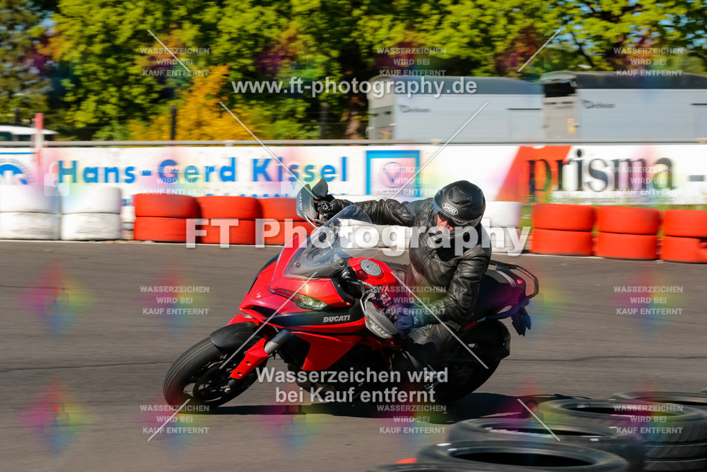 Moto-TeamOBK-21346 | Hier findet Ihr Bilder von Touristenfahrten auf der Nürburgring Nordschleife oder von anderen Veranstaltungen die ich besucht habe. Viel Spass beim Durch Schauen 