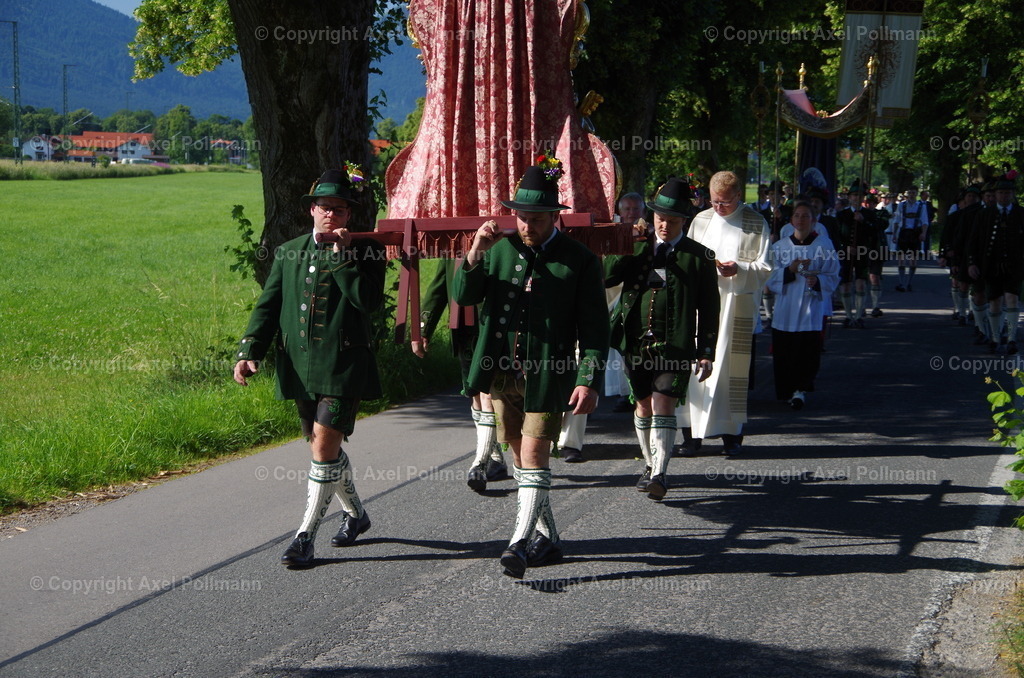 IMGP4983 | fotografiert von Axel PollmannLeonhardi Wallfahrt Benediktbeuern und Murnau, Fronleichnam, Fasching, Landschaft im Loisachtal und Benediktbeuern  - Realisiert mit Pictrs.com