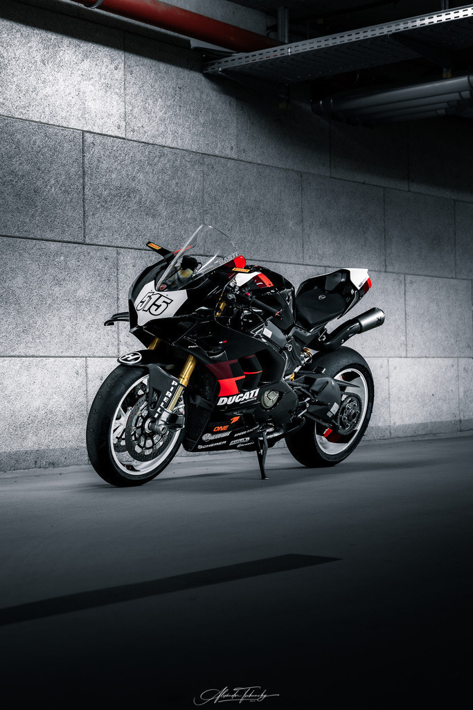 Ducati Panigale V4S | Entdecken Sie die faszinierende Welt von Alexander Tschuncky Arts: Kreative Fotografie, atemberaubende Automobilkunst und hochwertiger Bilderdruck. Lassen Sie sich inspirieren! - Realisiert mit Pictrs.com