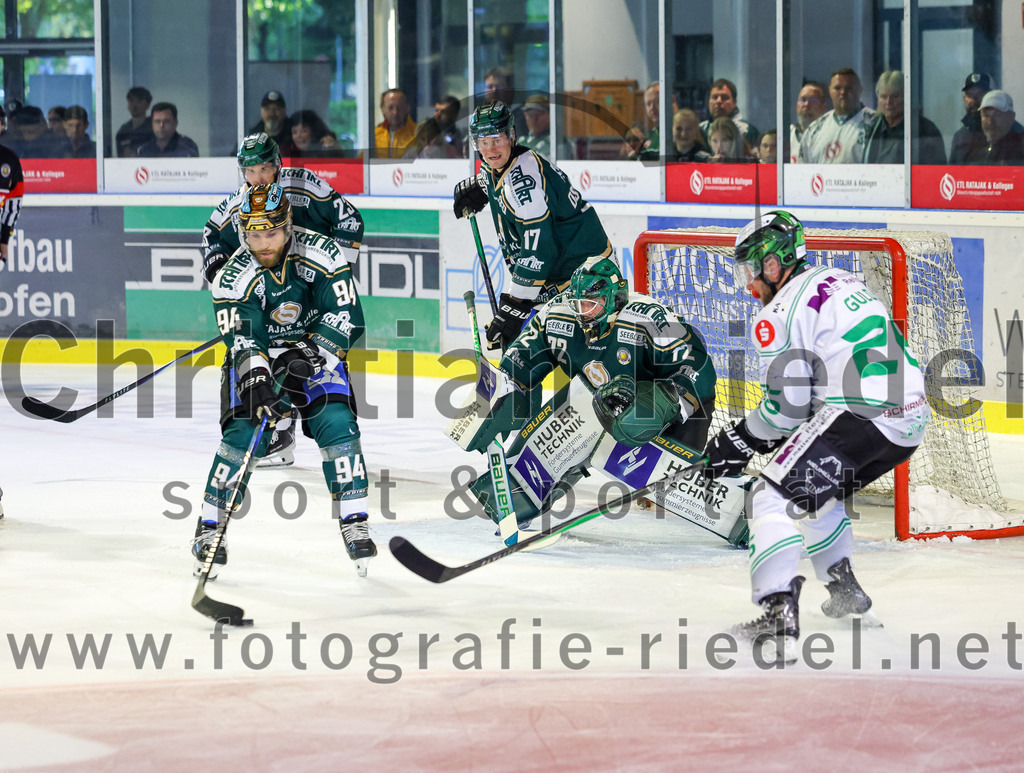 2025-09-21_054_TSV_Erding_gegen_Hoechstadter_Alligators | Erding, Deutschland, 21.09.2025:Eishockey, Oberliga Süd 2025 / 2026, 2. Spieltag, TSV Erding gegen Höchstadter Alligators, Endergebnis: 3:4Foto: Christian Riedel / fotografie-riedel.net