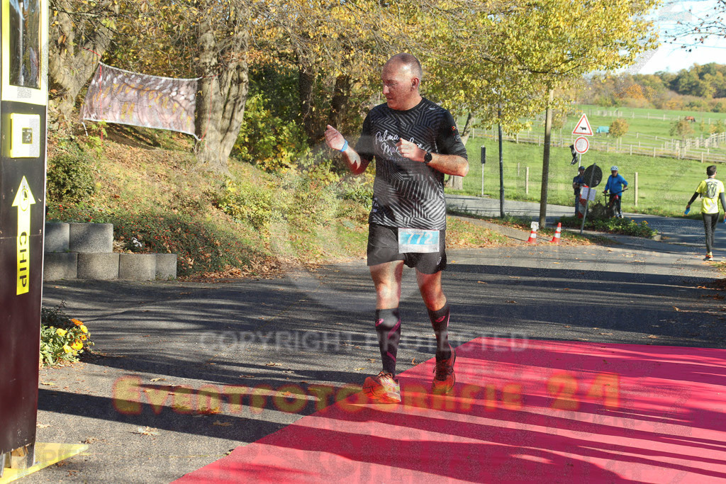 221113_1228_EX1_8908 | Sportfotografie im Rhein-Sieg Kreis, Köln, Bonn, NRW, Rheinland Pfalz, Hessen, etc. Unser Tätigkeitsfeld umfasst den Laufsport vom Volkslauf über den Marathon, Duathlon, Triathon bis zum Ultralauf wie Kölnpfad Ultra oder Schindertrail.