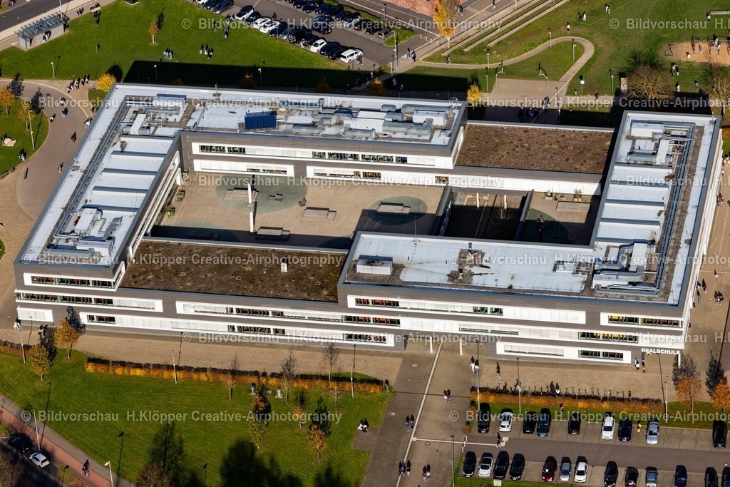 Luftbilder Alsdorf-7402 | Schulgebäude der des " Gymnasium der Stadt Alsdorf " an der Konrad-Adenauer-Allee in Alsdorf im Bundesland Nordrhein-Westfalen, Deutschland. - Realisiert mit Pictrs.com