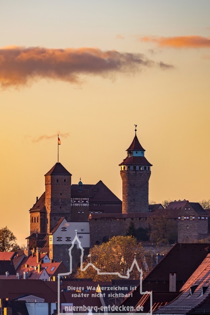 Nürnberger Kaiserburg im winterlichen Sonnenuntergang | Über 300 hochwertige Nürnberg-Fotos als Download – ideal für Websites, Präsentationen, Social Media, PR & mehr. Für private und redaktionelle Nutzung geeignet. - Realisiert mit Pictrs.com