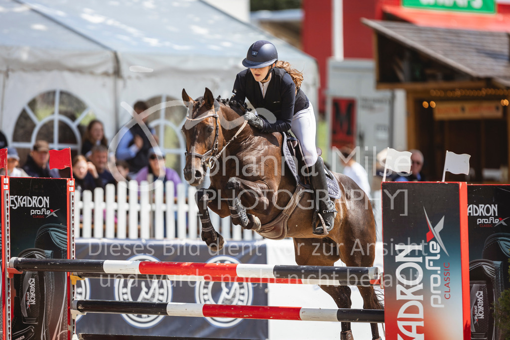 240711_BHO_L-Stil-1-470 | Deine schönsten Turniermomente als professionelle Fotos! Entdecke hochwertige Pferdesport-Fotografie im Online-Shop. Jetzt Fotos finden & bestellen!