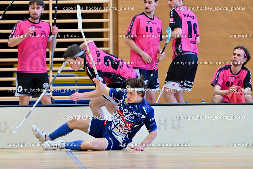 VSV Unihockey vs. Wiener Floorball Verein | #27 Lukas Floriantschitz VSV Unihockey, #26 Alexander Hanschur Wiener Floorballverin, VSV Unihockey vs. Wiener Floorball Verein, VSV Unihockey vs. Wiener Floorball Verein am 18.05.2025 in Villach (Ballspielhalle St. Martin), Austria, (Photo by Bernd Stefan)