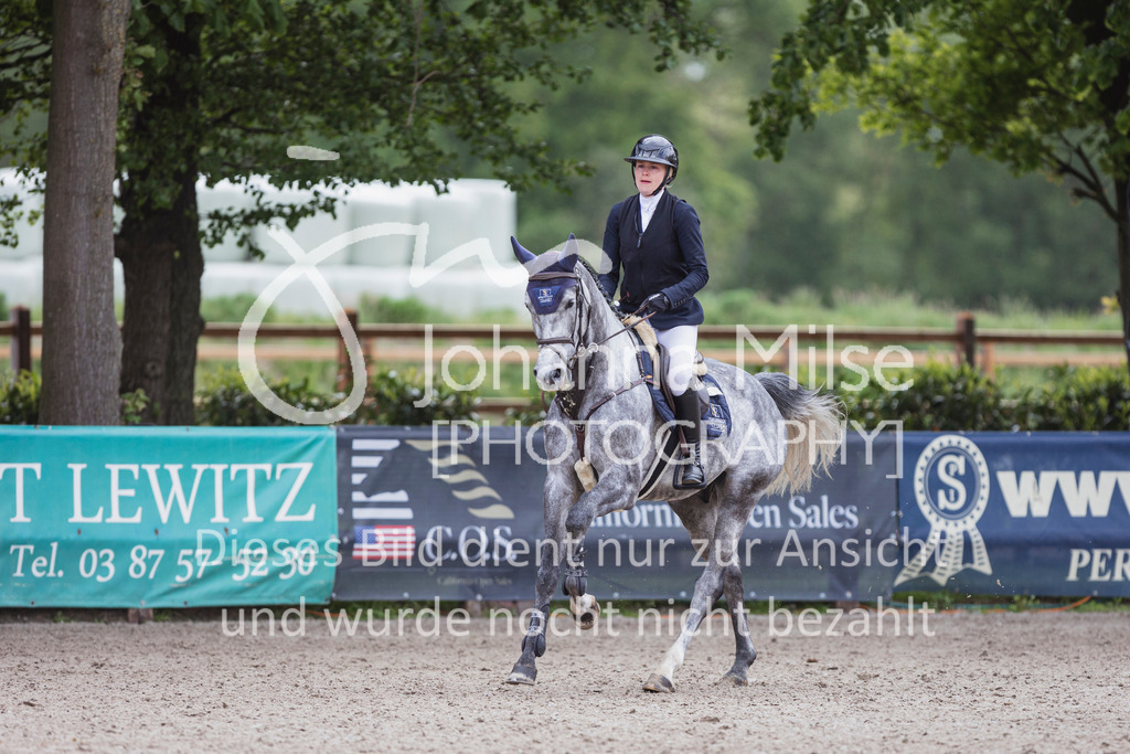 250506_Mühlen_SprPf-A2-299 | Deine schönsten Turniermomente als professionelle Fotos! Entdecke hochwertige Pferdesport-Fotografie im Online-Shop. Jetzt Fotos finden & bestellen!