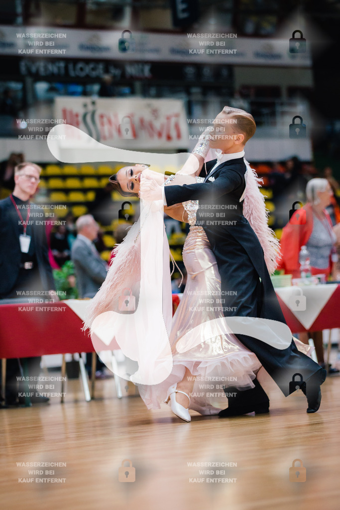 Hessen Tanzt WDSF Open Junior II Standard 5th (217) Vitalii Karnaukhov _ Elizaveta Beloedova (TC Rot-Weiß Leipzig)-2025-05-17-7806 | Webshop for digital downloads and prints of dance sport, event & show photographer Julian Link - Realisiert mit Pictrs.com