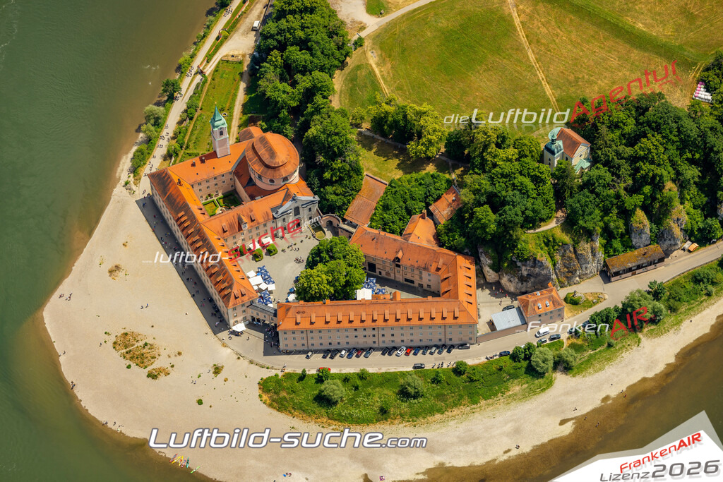 Das Luftbild zeigt : Weltenburg Kelheim - Die Luftaufnahme wurde 2023 vom UL-Flugzeug aus erstellt ( keine Drohne ) - Hochauflösende Luftaufnahme - Für grossformatige Ausdrucke geeignet. Die Geschenkidee !Mit Lizenz und Bildrechte bestellbar