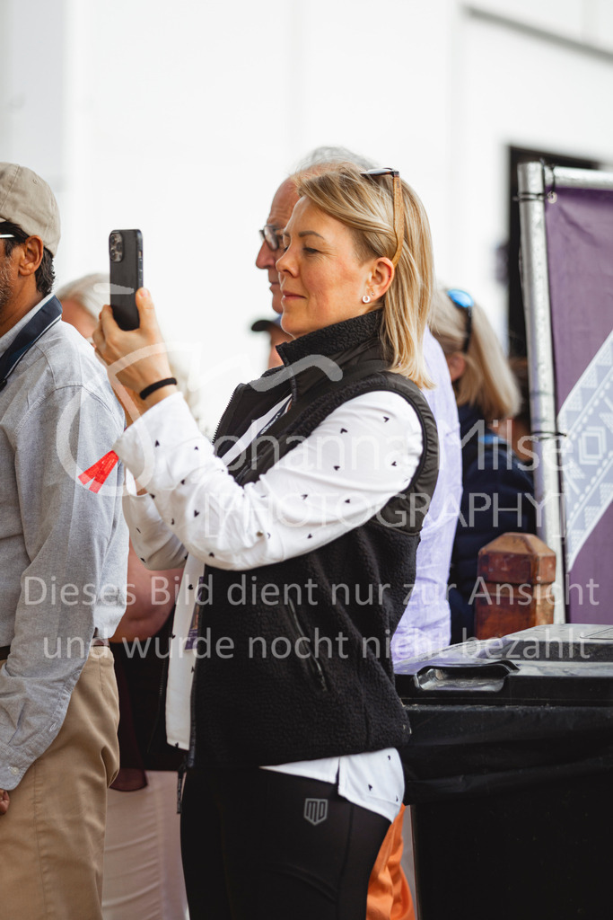 240415_Riyadh_HorseInspection-201 | Deine schönsten Turniermomente als professionelle Fotos! Entdecke hochwertige Pferdesport-Fotografie im Online-Shop. Jetzt Fotos finden & bestellen!